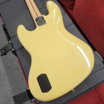 Fender Deluxe Active Jazz Bass with Case 2008- Vintage White image 13