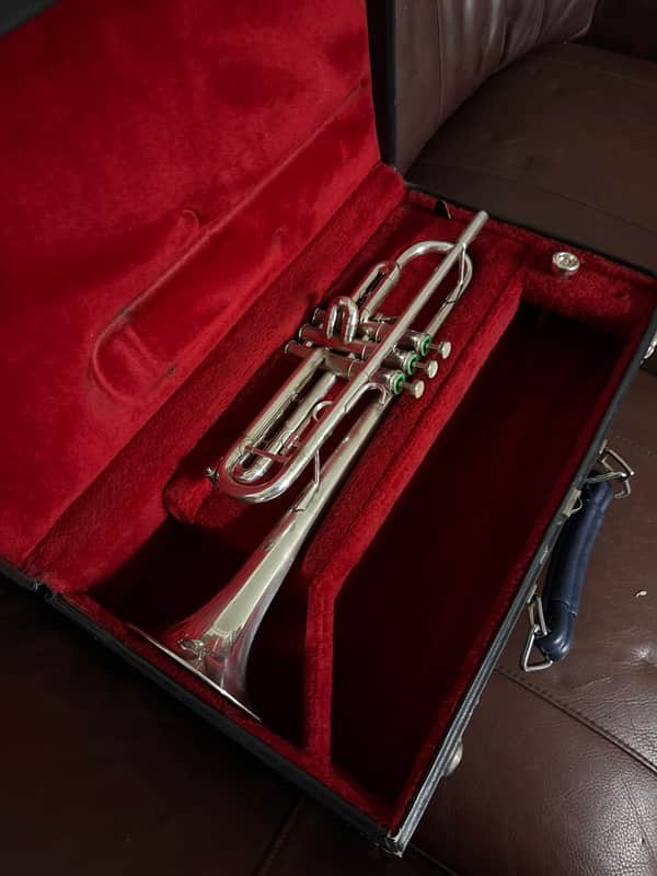 Getzen Capri Bb Trumpet (1980s) SN A45393 image 1
