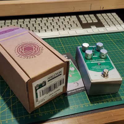 Origin Effects Halcyon Green Overdrive 2022 - Present - Silver / Green image 3