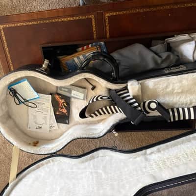 Gibson Les Paul Studio with Gold Hardware 1998 - 2011 - Alpine White image 10