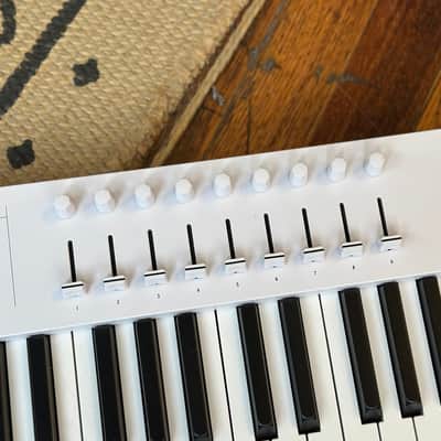 Arturia KeyLab Essential 88 mk3 - White image 5