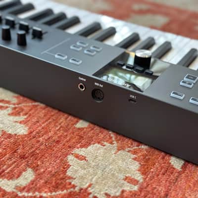 Arturia KeyLab Essential 88 mk3 - Black image 4