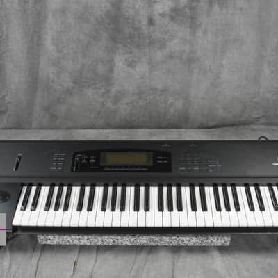 KORG 01/W Music Workstation synthesizer in Good condition. image 2