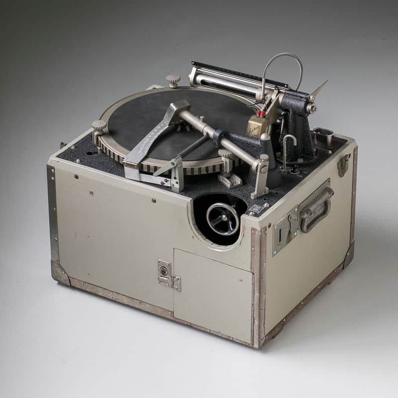 Telefunken Ela A103/1 pre WW2 vintage cutting lathe also sold as Neumann R21 comparable to AM31, AM131, VMS70, VMS80 etc. image 1