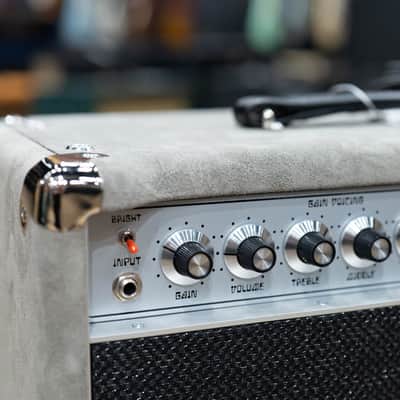 Amplified Nation Ampliphonix & Gain 50W Combo w/ Half Power Switch –Silver Suede image 3