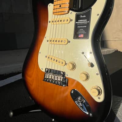 Fender American Professional II Stratocaster, Maple Fingerboard, Anniversary 2-Color Sunburst image 8