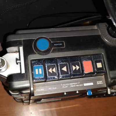 Toshiba  Rt-2800 tape cassette recorder 3 band radio with parabolic dish and original microphone late 70s early 80s image 4