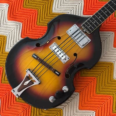 Vox Beatle Violin Bass - 1960’s Made in Italy 🇮🇹! - Incredible player with Incredible Tone! - image 1