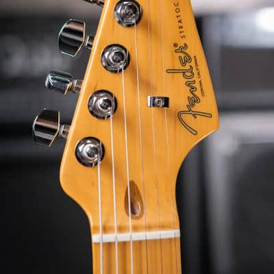 Fender American Professional II Stratocaster Electric Guitar - Olympic White with Hardshell Case image 5