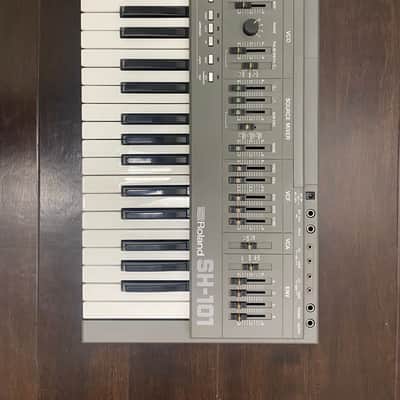 Roland SH-101 fully serviced (2022) w/ Case