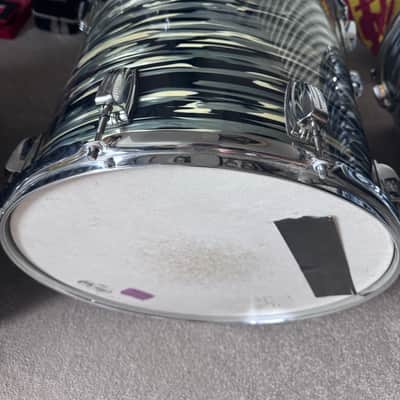 Ludwig Classic Maple Downbeat Outfit 8x13 / 14x16 / 14x18 / 14x24 Drum Set 1998 - 2015 - Black Oyster Pearl imagen 4