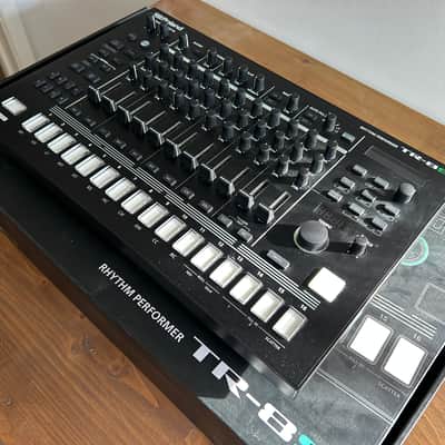 Roland TR-8S AIRA Rhythm Performer with Sample Playback 2018 - Present - Black image 3