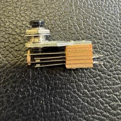 Switchcraft Momentary switch image 4