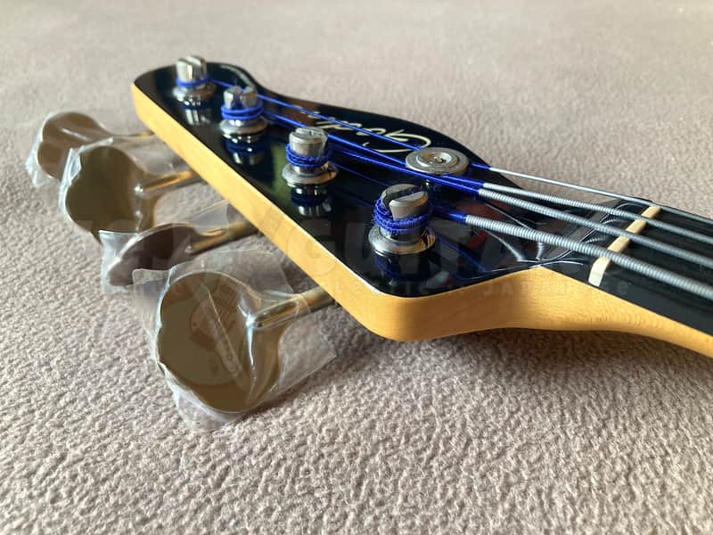 GODIN A4 ULTRA SA (SYNTH ACCESS) FRETLESS BASS *IMMACULATE* | Reverb