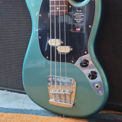 Fender American Professional Classic Mustang Bass 2026 - Faded Sherwood Green Metallic image 4