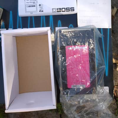 Boss HR-2 Harmonist pink label image 3