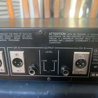 Yamaha Q2031A Dual-Channel Graphic Equalizer with rack mount bolts/washers. Looks near new. Ex-Church image 8