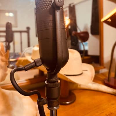 Beautiful 1955 RCA 77 DX Ribbon Microphone New Ribbon and Cable Nice!! image 3