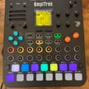 Sonicware SmplTrek Portable Production Sampler 2022 - Present - Black