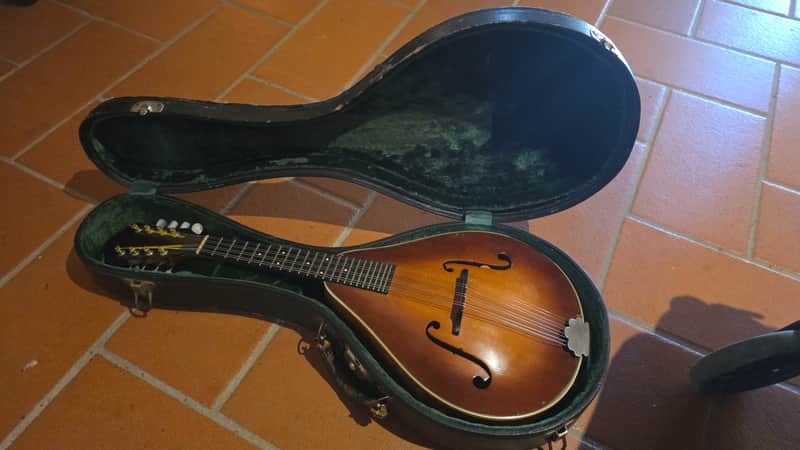 Martin A Style Mandolin 1948 - Natural image 1