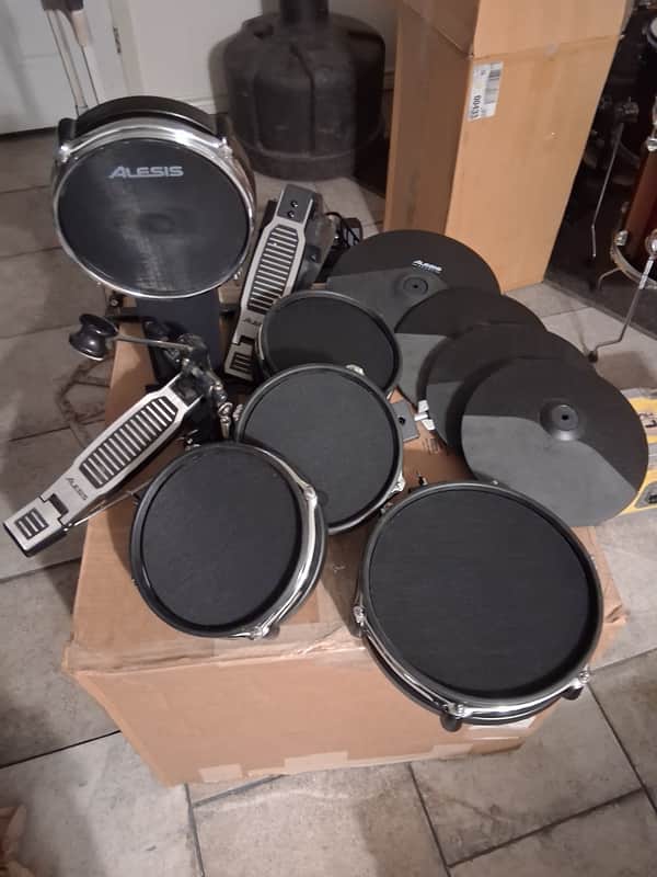 Alesis Command 10 piece drum pad lot Bild 1