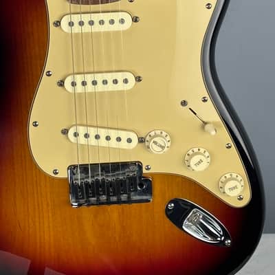 Fender Stratocaster - Made in USA - 2005 - Tobacco Burst - Mint Condition! image 3