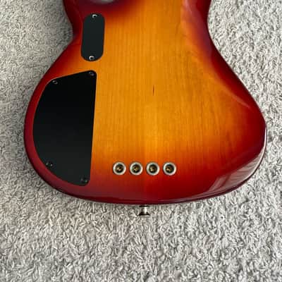 Fender Deluxe Zone Bass 2002 MIM Sienna Sunburst Rare 4-String Bass Guitar image 11