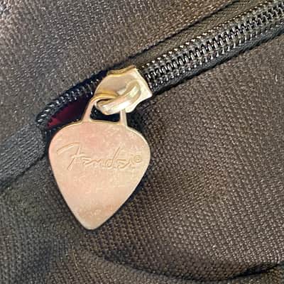 Fender - Wheeled Suitcase with Detachable Gig Bag Back Pack image 8