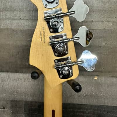 Fender P Bass Metallic Lake Placid Blue Killer Player Bass Mexican image 5