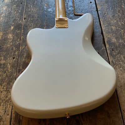 Fender Japan Traditional 2025 Ltd Edition Collection '60s Jazzmaster White Pearl w/ Matching Headstock image 3