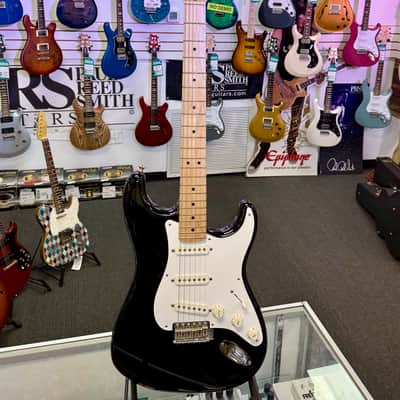 Fender Eric Clapton Signature Blackie Stratocaster with Noiseless Pickups and Tweed Case - Pre Owned image 2