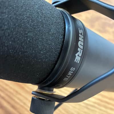 Shure SM7B Cardioid Dynamic Microphone 2001 - Present - Black image 3