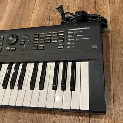 Roland XP30/Roland XP-30 Music Workstation 61 Keys.....MINT image 4