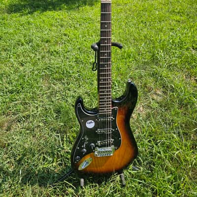 G&L Lefty Legacy Tribute - 3 tone sunburst image 2