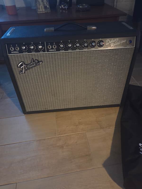 Fender '65 Deluxe Reverb Reissue 22-Watt 1x12" Guitar Combo 1994 - Present - Black