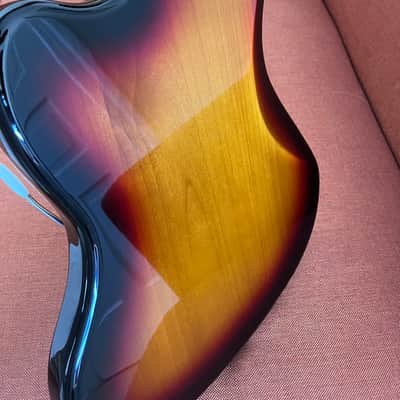 Fender Made in Japan Heritage 60s Jazzmaster 2026 - 3-tone Sunburst image 6