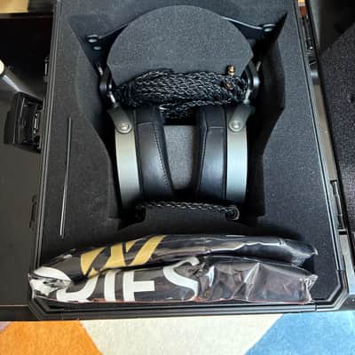 Audeze MM-500 Headphones - 2025 with Capra Strap and Extras image 9