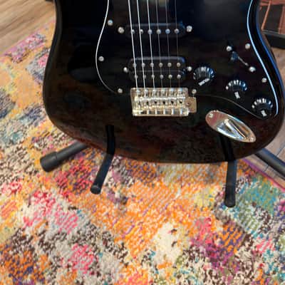 Squier Classic Vibe '70s Stratocaster HSS with Maple Fretboard 2019 - Present - Black with case image 2