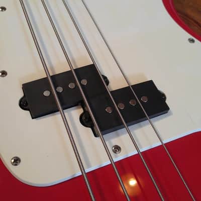 Squier Affinity Precision Bass 2000 Red image 4