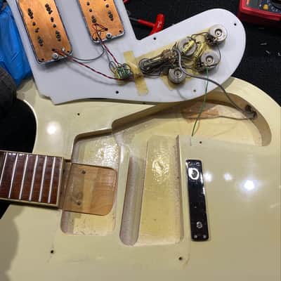 Rickenbacker 481 White 1975 image 11