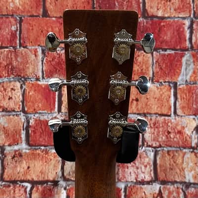 Martin D-18 Acoustic Guitar - Natural w/ Case Bild 5