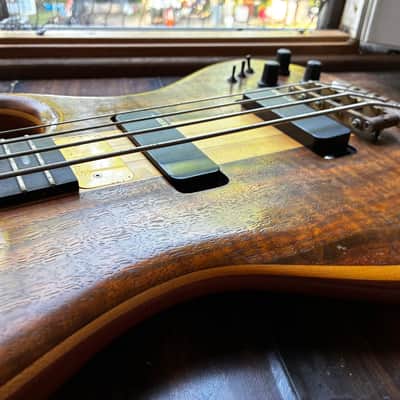 ​Alembic Rogue 4-String Bass 1996 – Claro Walnut Top / Mahogany Core – Active "Q" Electronics w/ Hardshell Case image 3