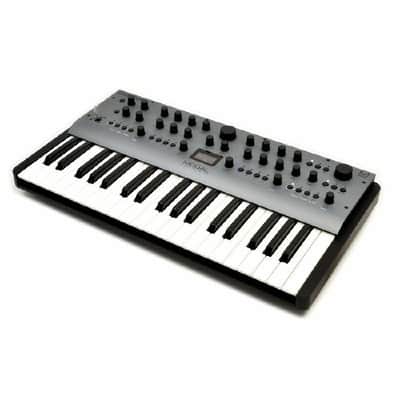 Modal CARBON8 8-Voice Experimental Synthesiser With 37 Keys image 4