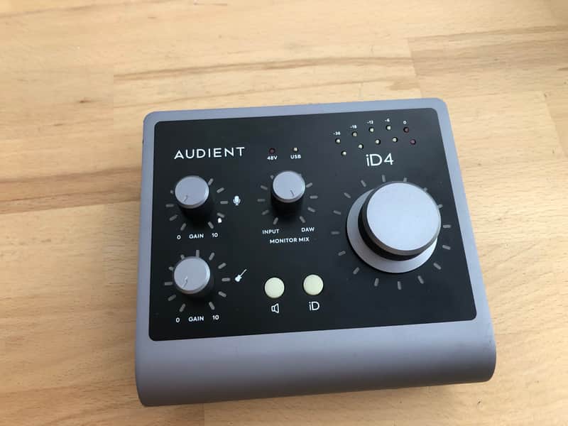 Audient iD4 MKII USB-C Audio Interface 2021 - Black image 1