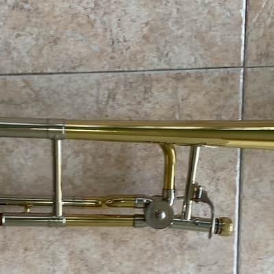 Monzani MZSL-133Q, de tubería ancha y transpositor. 13,9 mm pabellón: Ø 215 mm 2016 - Lacado transparente en Latón. Tono Oro. image 3