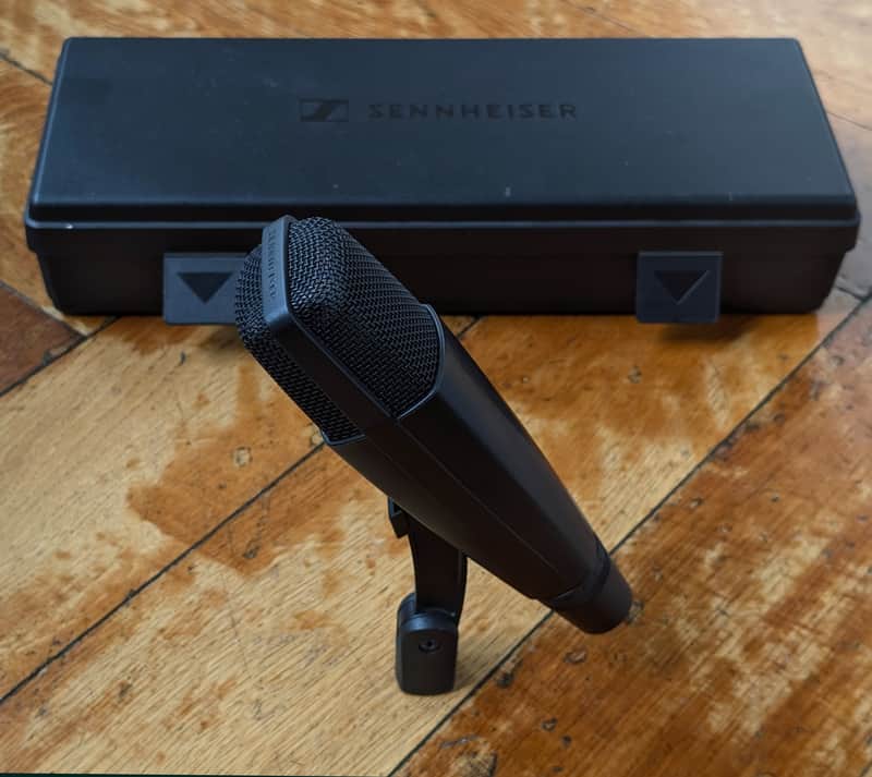 With audio demo: Sennheiser MD 421 II Cardioid Dynamic Microphone - Perfect condition - Boxed image 1