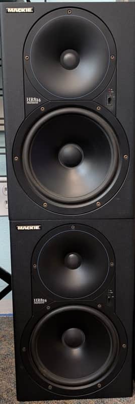 Consignment Mackie HR824 studio monitor (pair) image 1