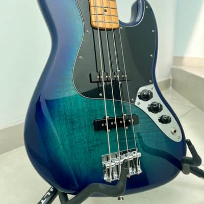 Fender Limited Edition Player II Jazz Bass Plus Top – Blue Burst