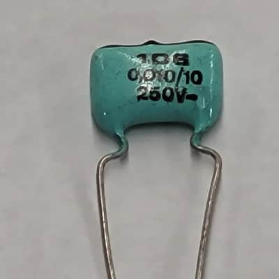 Green Drop Capacitors 0,010uF 10% 250v Bag Of 95 Seafoam Green / Black image 5