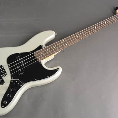 Fender Blacktop Jazz Bass White Chrome Pearl image 2